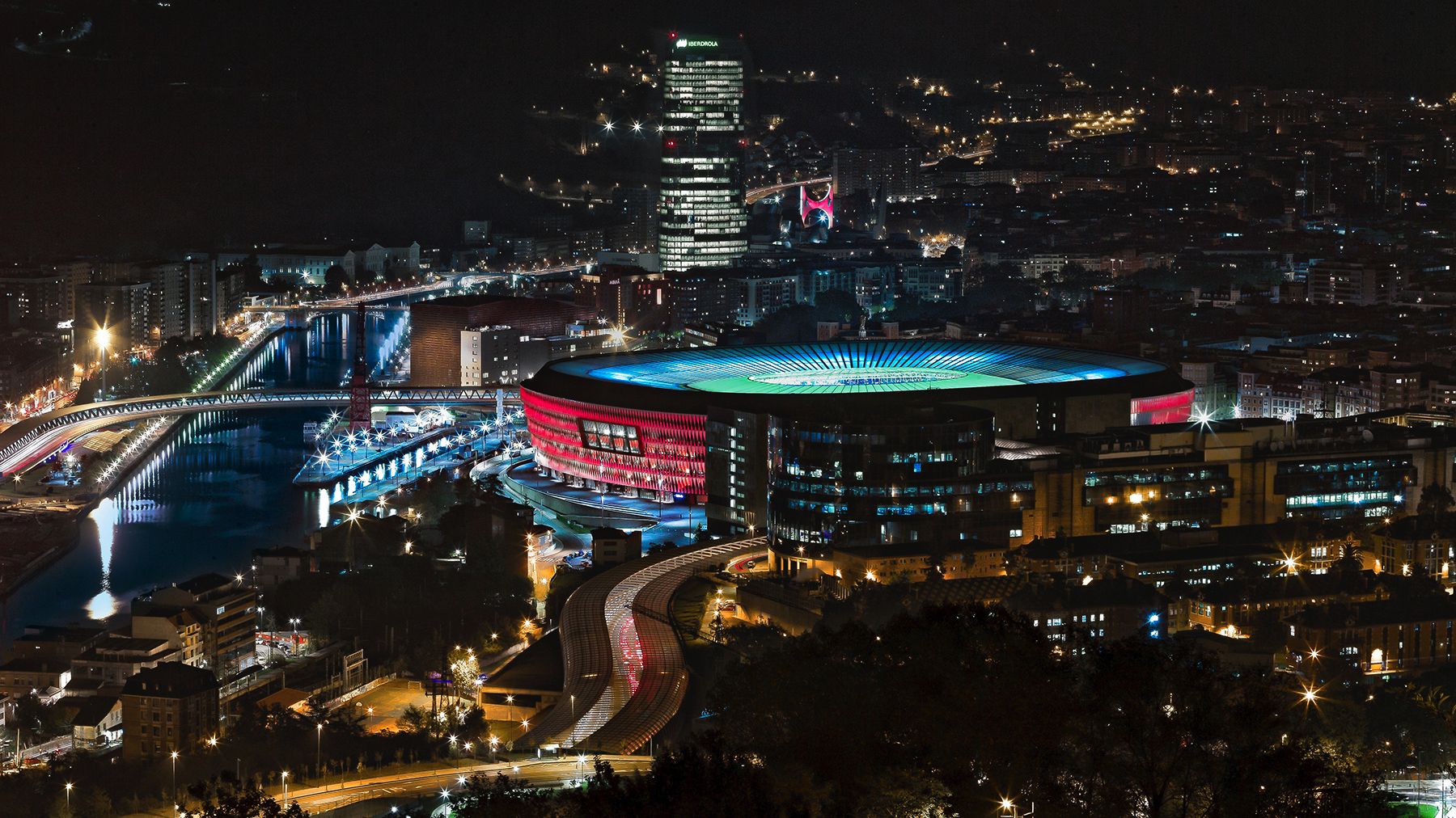 Bilbao - Au premier plan le stade Saint Mamés